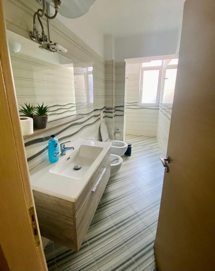 Ultra Apartments 'New Baazar 2' Tirana Extérieur photo