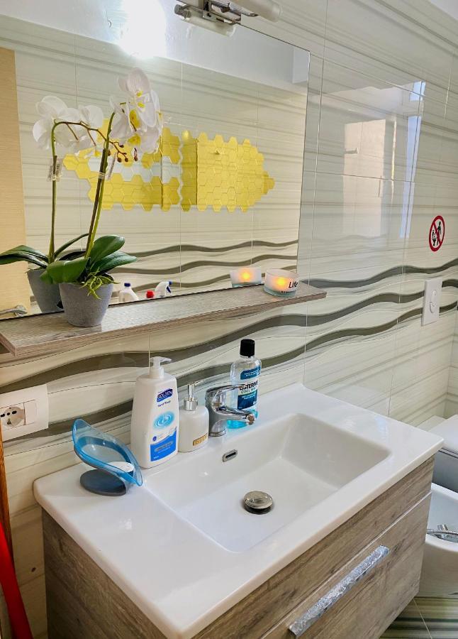 Ultra Apartments 'New Baazar 2' Tirana Extérieur photo