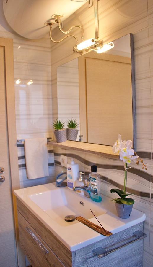 Ultra Apartments 'New Baazar 2' Tirana Extérieur photo